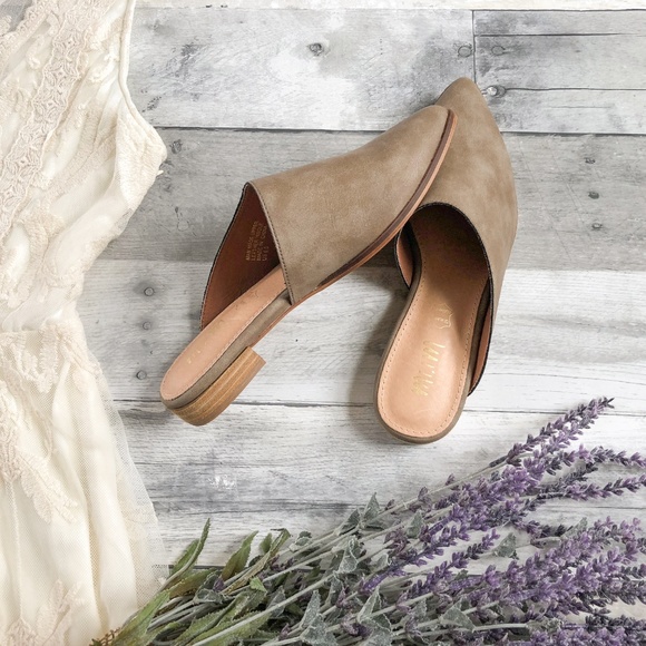 Mi.iM 'Sangria' Asymmetric Matte Mules. - Picture 3 of 5